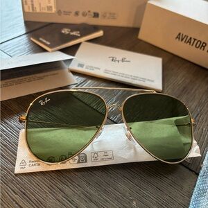 Ray-Ban Classic Gold Aviators with Green Lenses